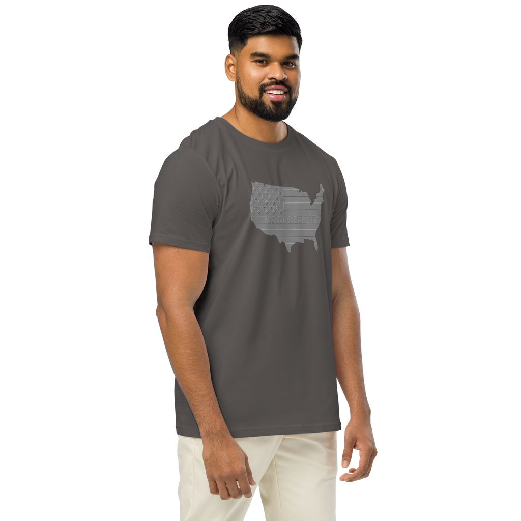 Embossed US Flag Honor First - T-shirt - Unisex organic mid-light